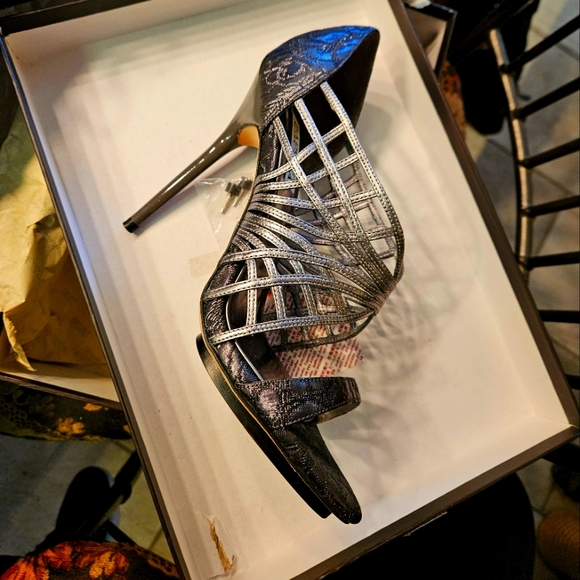 Badgley Mischka Rhinestone Butterfly Steletto high heels 7.5 new - Picture 1 of 16